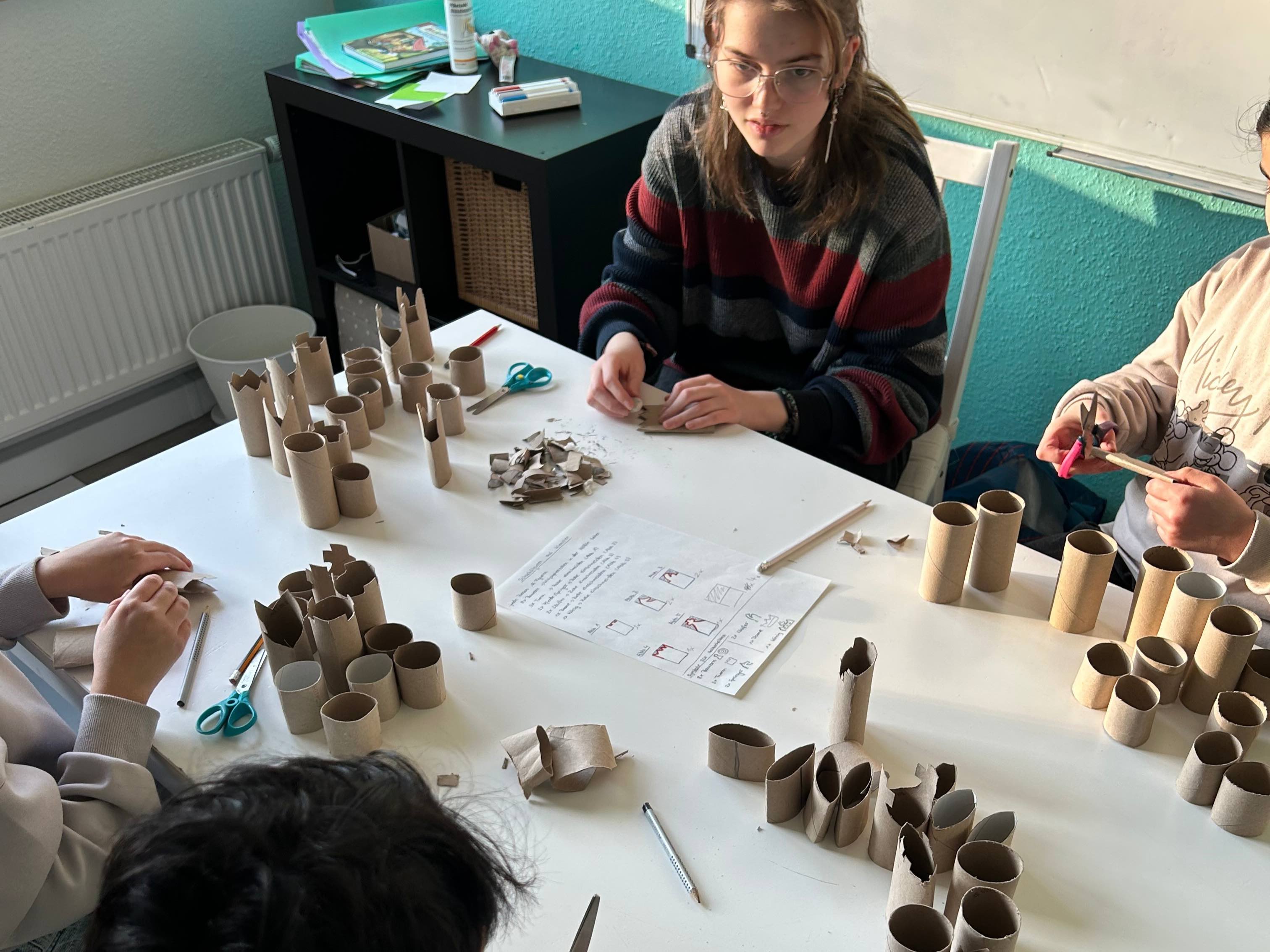 Phie bei der Arbeit mit Kindern