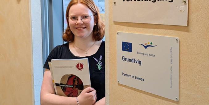 Jana Bufdi beim Bund für soziale Verteidigung