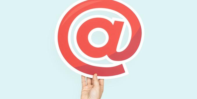 Schicke eine E-Mail an FREIWILLIG JA.